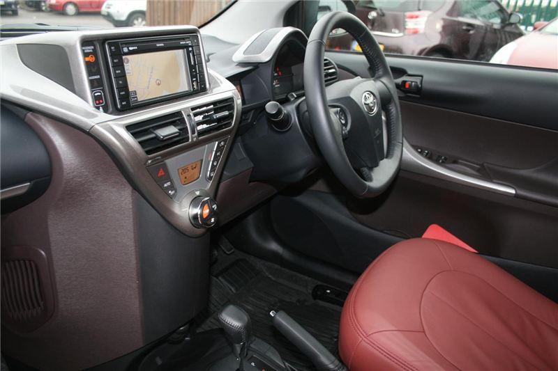 1 Toyota iQ3 Interior.jpg