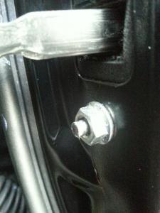 Avensis 2012 Tourer Door Crack 2.jpg