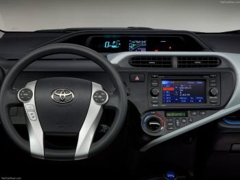 Toyota-Prius_C_2012_1280x960_wallpaper_38.jpg