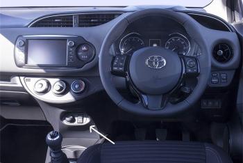new-toyota-yaris-hatchback-interior.jpg