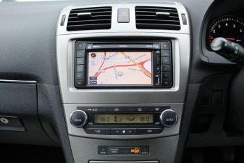 avensis-t27-stereo.jpg