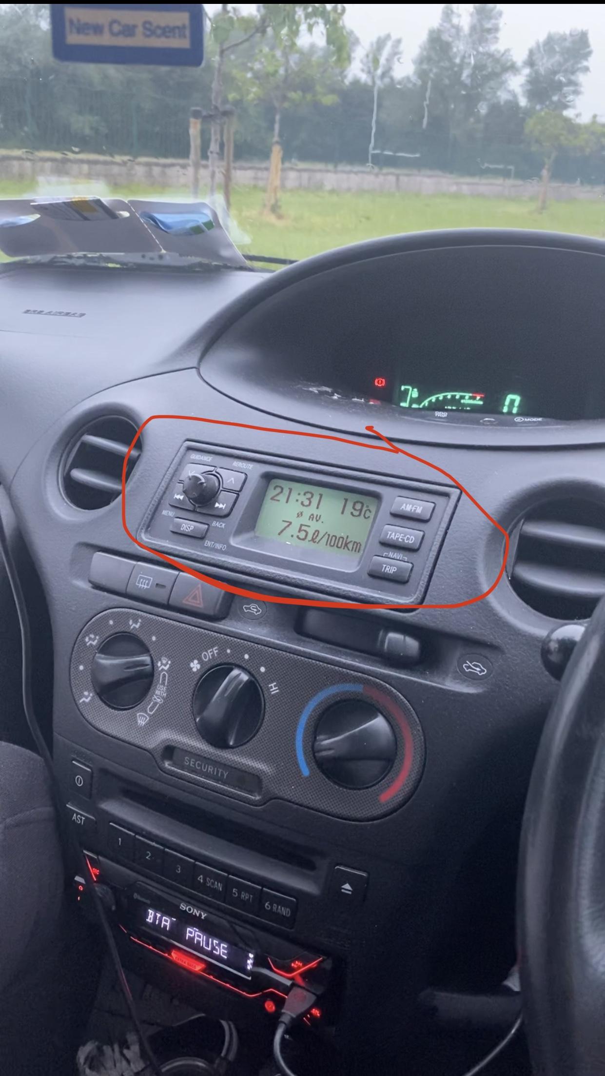 Yaris Mk1 Din radio retrofitting Yaris Club Toyota
