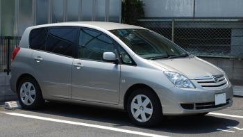 1138px-2003-2007_Toyota_Corolla_Spacio.jpg