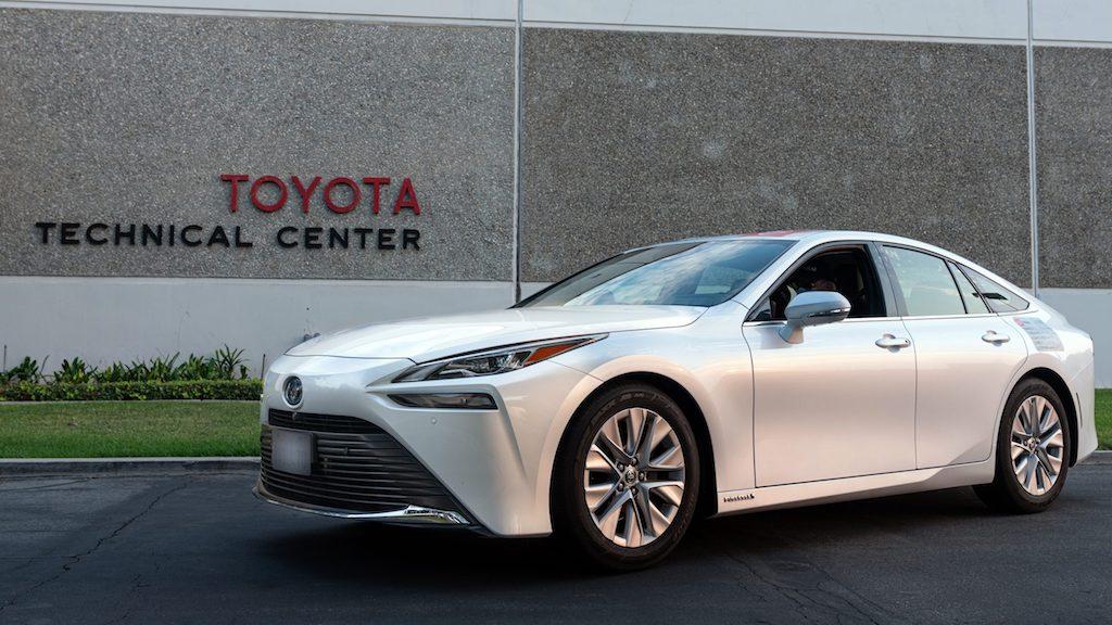 Toyota Mirai sets a World Record with 845-mile 'Zero-Emission' journey