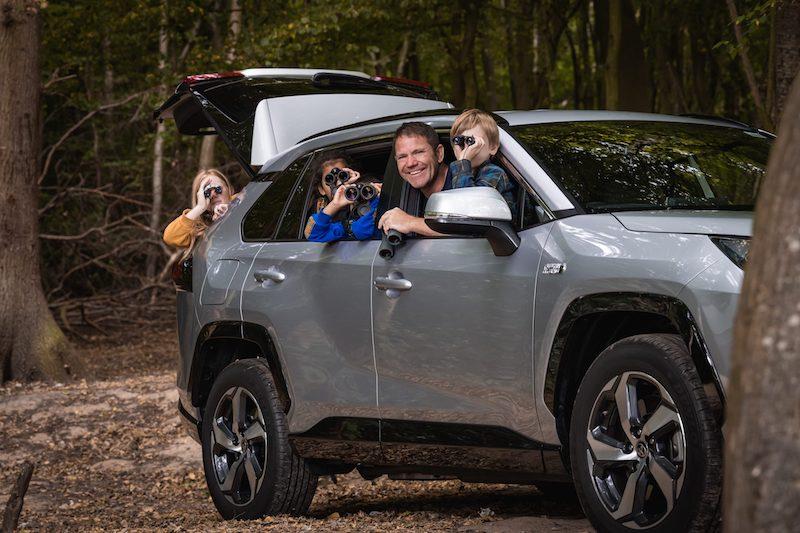 TV naturalist and Toyota RAV4 Plug-in driver Steve Backshall suggests summer adventures to engage children with nature