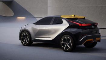 TOYOTA-C-HR-Rear-full-view-LED-on_HIGH-scaled.jpeg