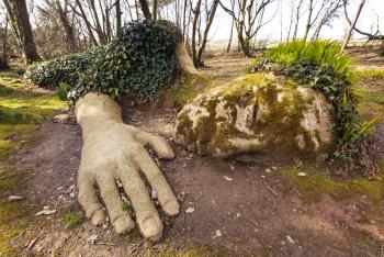 Mud-Maiden-at-the-Lost-Gardens-of-Heligan-Cornwall-2048x1365.jpg