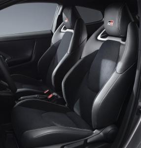 Toyota_Yar55_Seats.jpeg