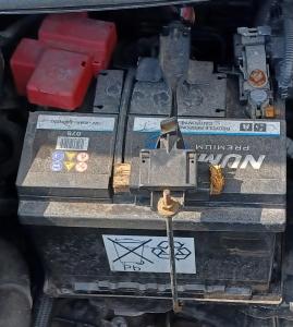 yaris battery.jpg