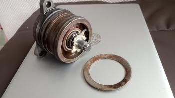 Faulty Meyle water pump 2.jpg